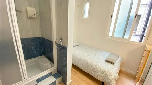 Rooms in Madrid Centro - photo 7