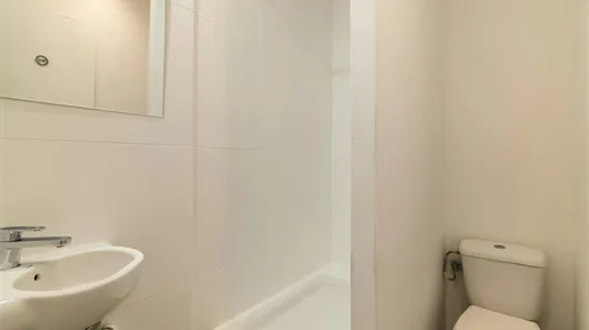 Rooms in Barcelona Ciutat Vella - photo 4