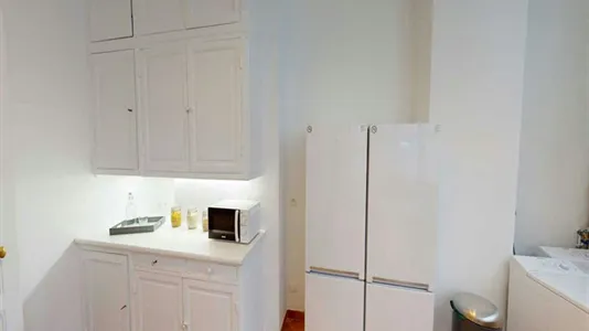 Rooms in Paris 16ème arrondissement (South) - photo 8