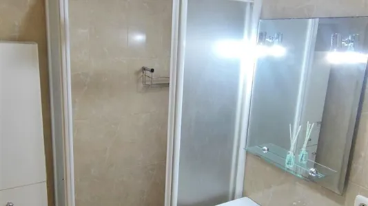 Rooms in Almería - photo 10