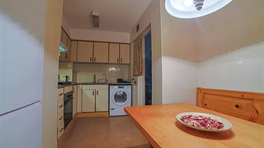 Rooms in Barcelona Sants-Montjuïc - photo 9