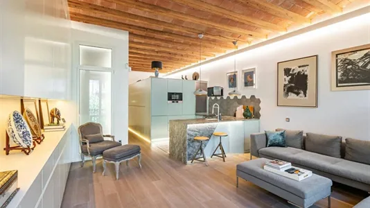 Apartments in Barcelona Eixample - photo 3