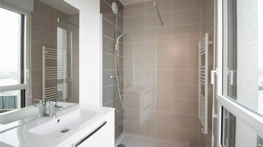 Rooms in Lyon - photo 9