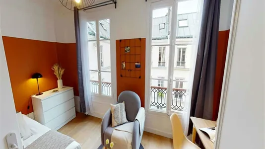 Rooms in Paris 8ème arrondissement - photo 3