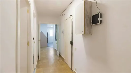 Rooms in Barcelona Ciutat Vella - photo 4