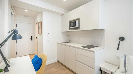 Rooms in Málaga - photo 4