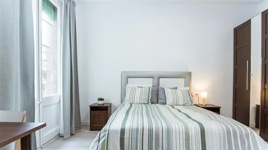 Rooms in Barcelona Ciutat Vella - photo 3