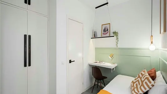 Rooms in Madrid Centro - photo 5