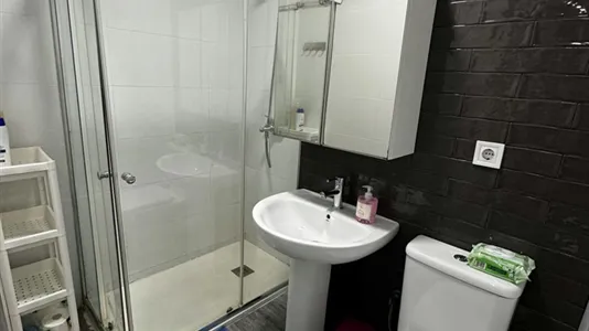 Rooms in Málaga - photo 7