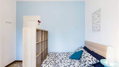 Room for rent in Milano Zona 6 - Barona, Lorenteggio, Milan