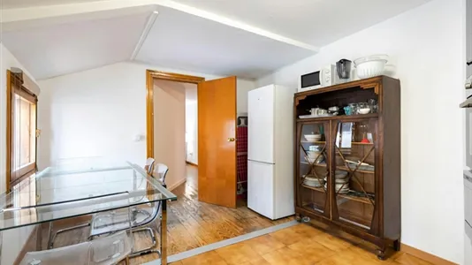 Rooms in Madrid Centro - photo 9