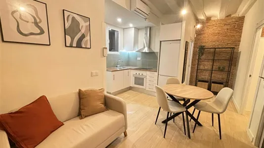 Apartments in Barcelona Ciutat Vella - photo 4