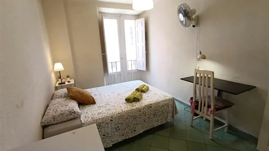 Rooms in Málaga - photo 2