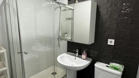 Rooms in Málaga - photo 7