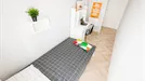Room for rent, Bari, Puglia, &lt;span class=&quot;blurred street&quot; onclick=&quot;ProcessAdRequest(7736234)&quot;&gt;&lt;span class=&quot;hint&quot;&gt;See streetname&lt;/span&gt;[xxxxxxxxxxxxx]&lt;/span&gt;