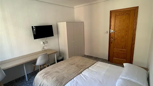 Rooms in Godelleta - photo 2