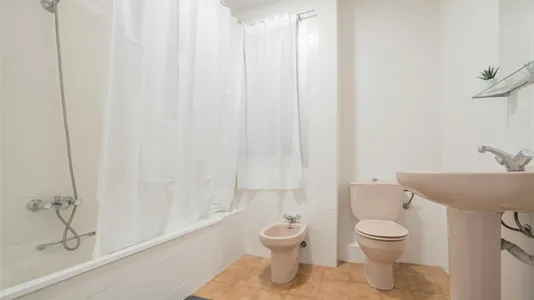 Rooms in Barcelona Eixample - photo 10