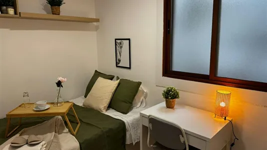 Rooms in Madrid Centro - photo 10