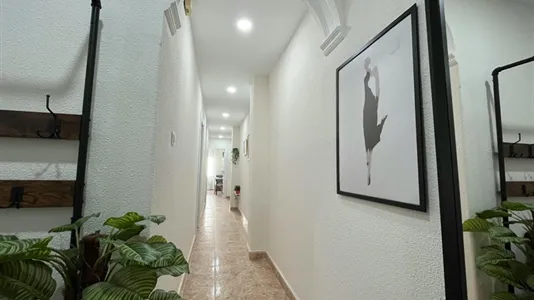 Rooms in Zaragoza - photo 9