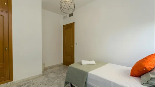 Rooms in Málaga - photo 4