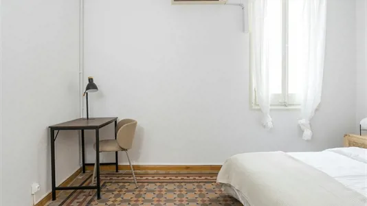 Rooms in Barcelona Ciutat Vella - photo 2