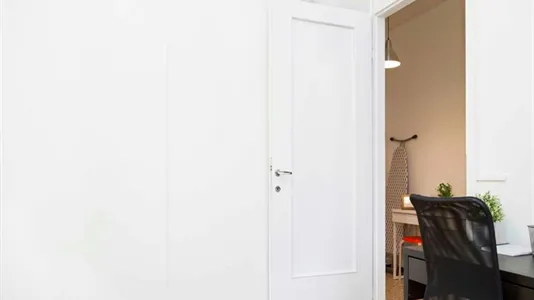 Rooms in Milano Zona 8 - Fiera, Gallaratese, Quarto Oggiaro - photo 4