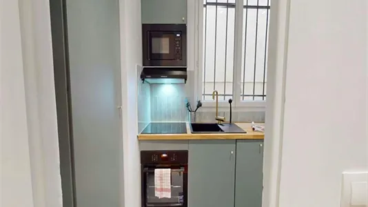 Rooms in Paris 8ème arrondissement - photo 7