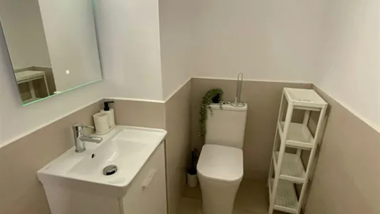 Rooms in Manises - photo 8