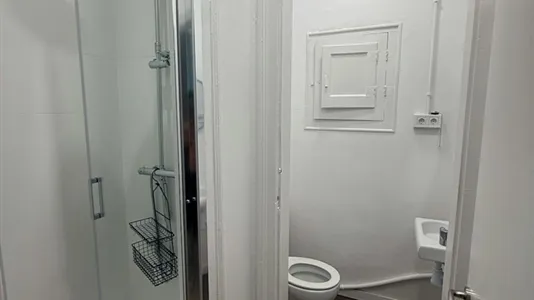 Rooms in Barcelona Eixample - photo 10