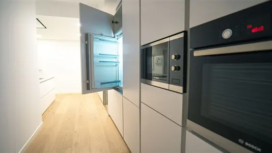 Rooms in Barcelona Ciutat Vella - photo 7