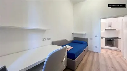 Room for rent in Milano Zona 8 - Fiera, Gallaratese, Quarto Oggiaro, Milan