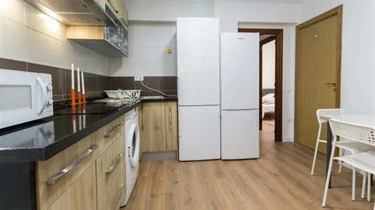 Rooms in Málaga - photo 9