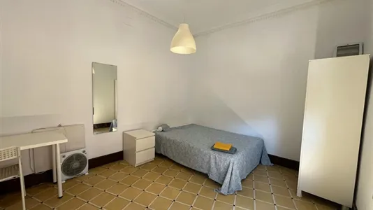 Rooms in Barcelona Ciutat Vella - photo 7