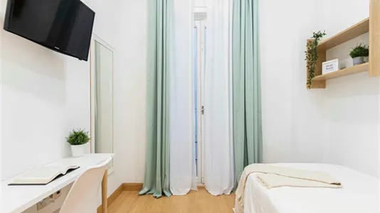 Rooms in Madrid Centro - photo 6