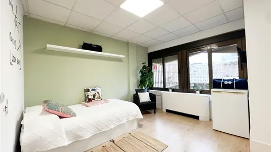 Rooms in Madrid Chamberí - photo 1