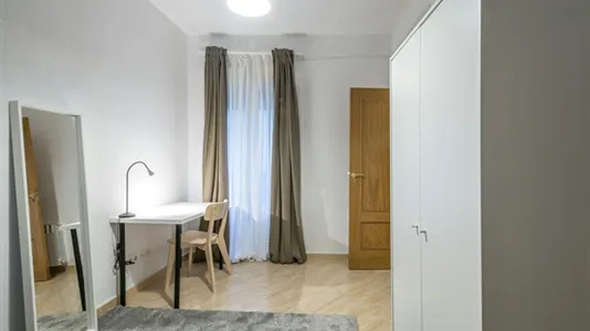 Rooms in Madrid Centro - photo 7