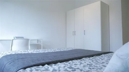 Rooms in Barcelona Eixample - photo 9