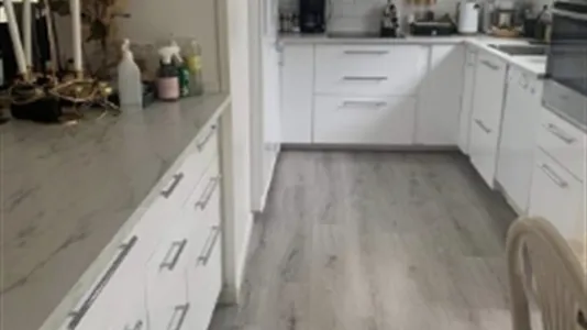 Houses in Huddinge - photo 2