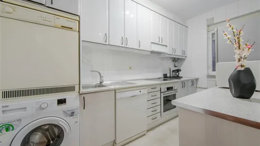 Rooms in Madrid Chamartín - photo 7