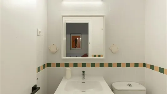 Rooms in Barcelona Eixample - photo 10