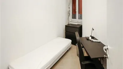 Room for rent in Milano Zona 6 - Barona, Lorenteggio, Milan