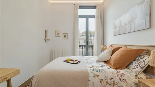 Rooms in Barcelona Eixample - photo 10