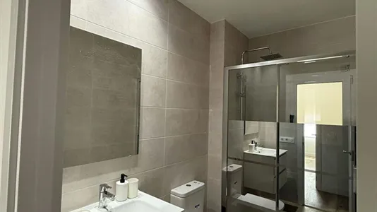 Rooms in Cornellà de Llobregat - photo 10