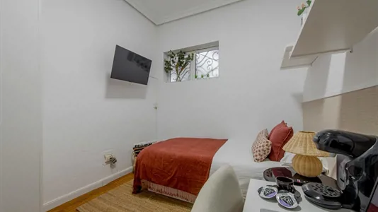 Rooms in Madrid Centro - photo 3