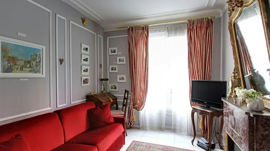 Apartments in Paris 18ème arrondissement - Montmartre - photo 9