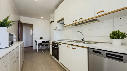 Rooms in Cornellà de Llobregat - photo 8