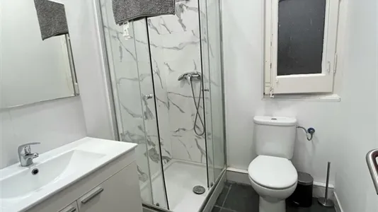 Rooms in Barcelona Eixample - photo 10