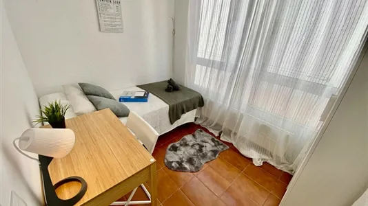 Rooms in Zaragoza - photo 1