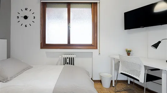 Rooms in Guadalajara - photo 4