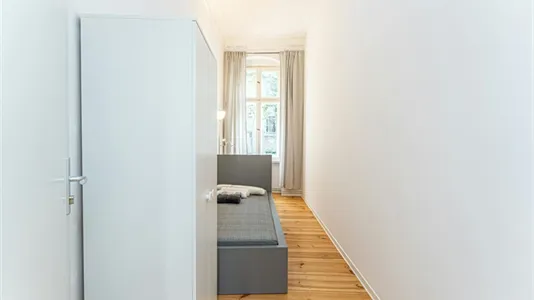 Rooms in Berlin Friedrichshain-Kreuzberg - photo 2